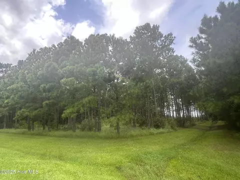 297 Garbacon Dr, Beaufort, NC 28516