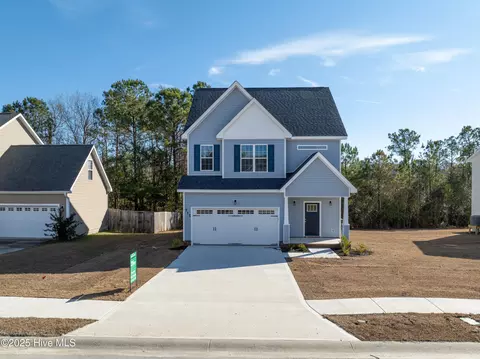 711 Jasmine Ln, Jacksonville, NC 28546