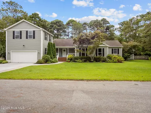 113 Fairway Dr W Dr W, Morehead City, NC 28557