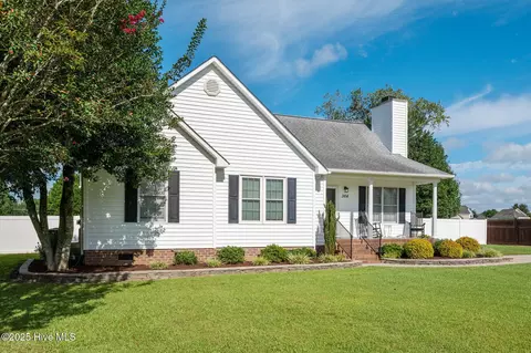364 Vineyard Cir, Greenville, NC 27858