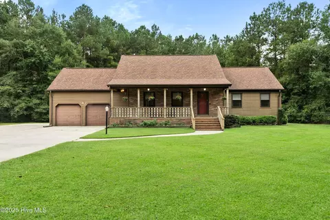 275 Curtis Dr, Burgaw, NC 28425