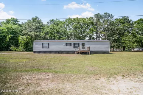 105 Peachview Dr, Hamlet, NC 28345 photo 2
