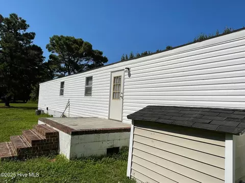 Exterior - 108 Conch Ct, Gloucester, NC 28528 photo 4 of 5