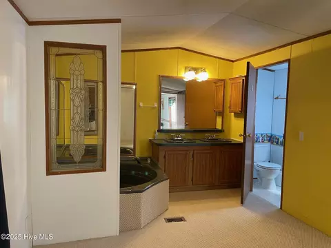 Bath - 108 Conch Ct, Gloucester, NC 28528 photo 3 of 3