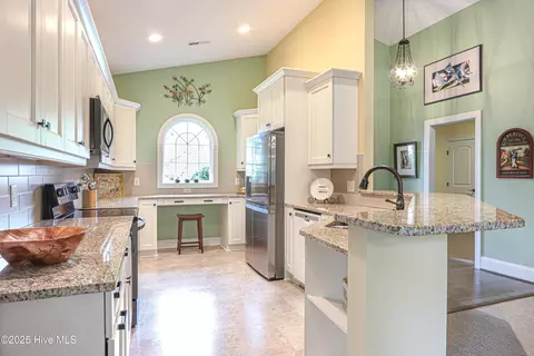 Kitchen - 280 Robin Ln, Pinehurst, NC 28374 photo 3 of 4