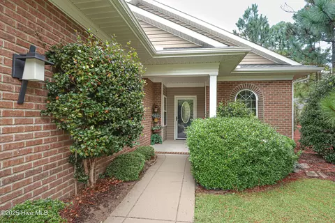 280 Robin Ln, Pinehurst, NC 28374