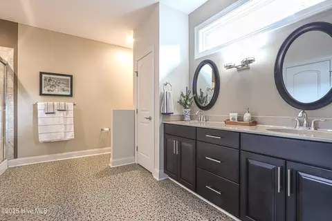 Bath - 280 Robin Ln, Pinehurst, NC 28374 photo 3 of 4