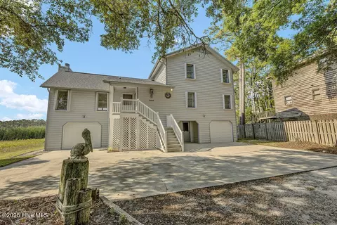 2902 W Yacht Dr, Oak Island, NC 28465