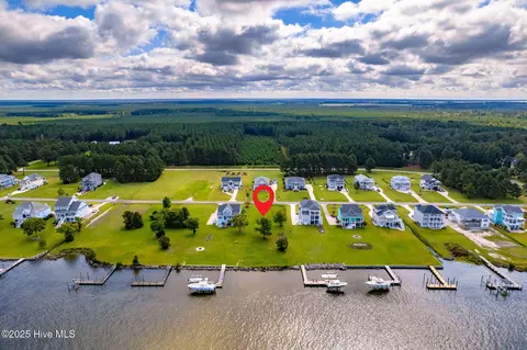 223 Gatsey Ln, Beaufort, NC 28516