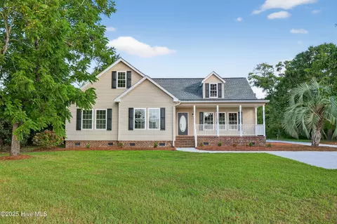 119 Leslie Dr, Hubert, NC 28539