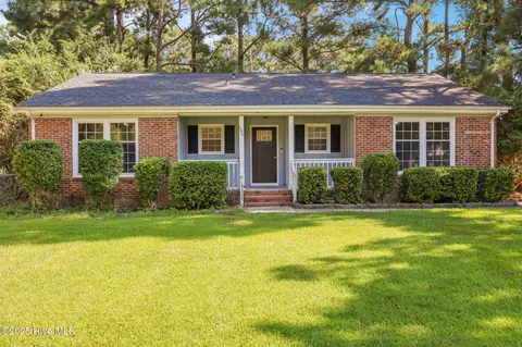 106 Northview Ct, Jacksonville, NC 28546