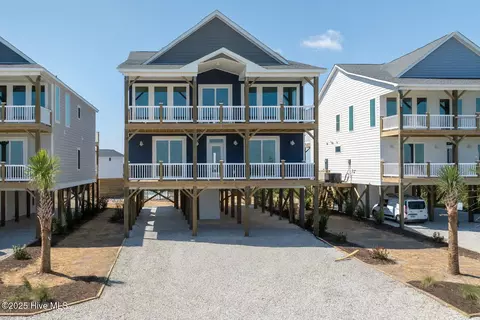 113 Lacosta Pl, North Topsail Beach, NC 28460