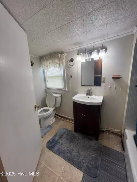 Bath - 33 Adams St, Chocowinity, NC 27817 photo 2 of 2