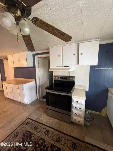 Kitchen - 33 Adams St, Chocowinity, NC 27817 photo 2 of 2