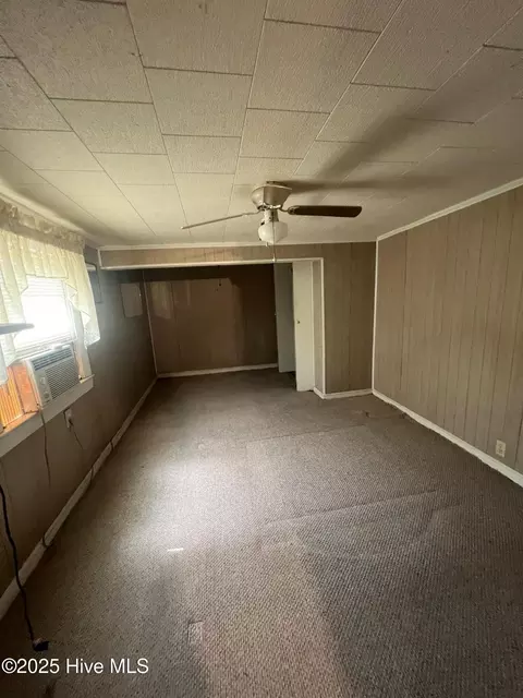 Living - 33 Adams St, Chocowinity, NC 27817 photo 1 of 1