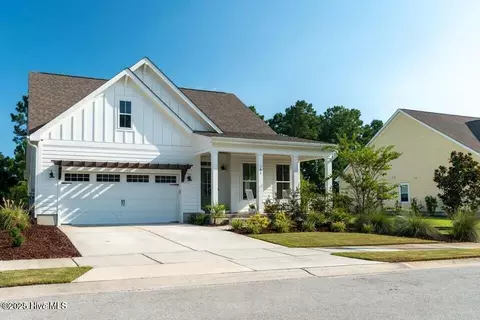 166 Twining Rose Ln, Holly Ridge, NC 28445