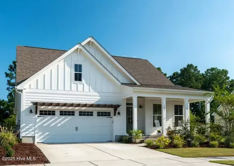 166 Twining Rose Ln, Holly Ridge, NC 28445