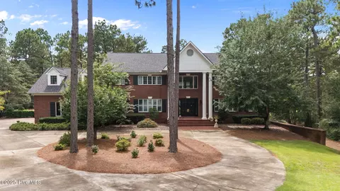 16 Mulbren Ct, Pinehurst, NC 28374