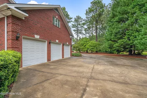 Exterior - 16 Mulbren Ct, Pinehurst, NC 28374 photo 7 of 9