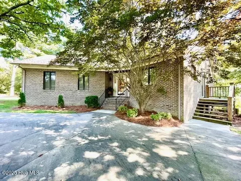 33 Morgan Wood Estates Dr, Elizabethtown, NC 28337
