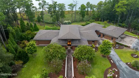 5784 Creek Pointe Rd, New Bern, NC 28560