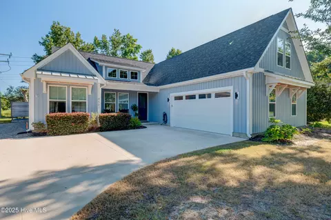 4501 Pine Hollow Dr, Wilmington, NC 28412