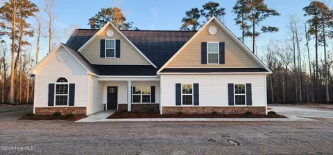 3003 Yellowfin Dr, New Bern, NC 28562