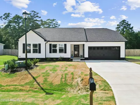 112 Trellis Ln, Vanceboro, NC 28586