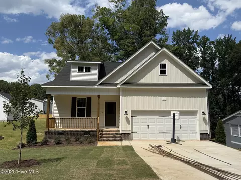 218 Oakdale Ave, Clayton, NC 27520
