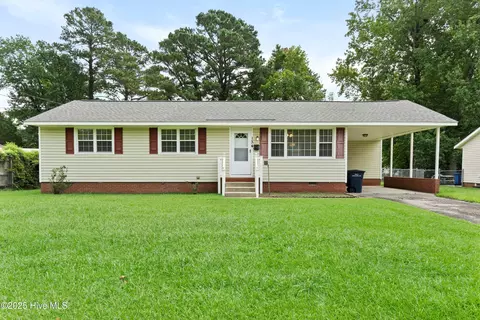 134 Bosco Dr, Jacksonville, NC 28540