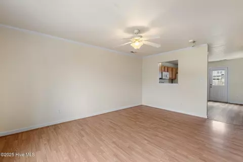 306 Ashwood Dr, Jacksonville, NC 28546