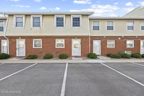 283 Salter Path Rd #102, Pine Knoll Shores, NC 28512