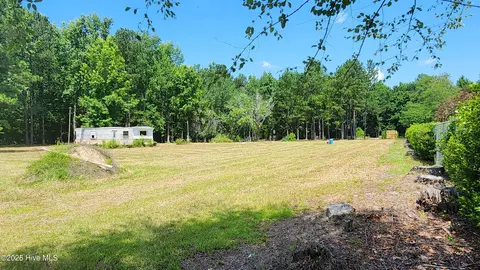 1221 Whitehall Rd, Whiteville, NC 28472