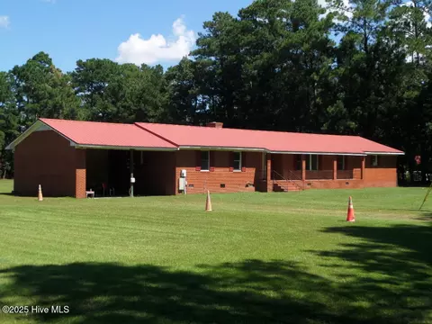 66 Hill Dr, Grantsboro, NC 28529
