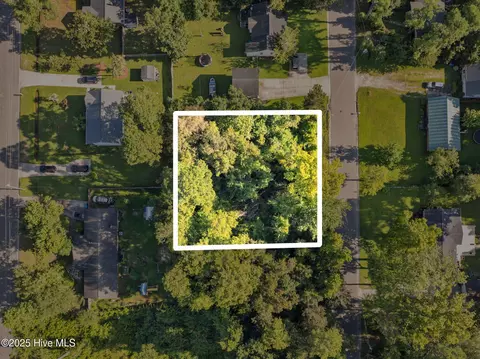 2130 Wisteria Dr, Wilmington, NC 28401