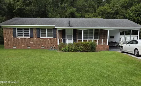 275 Sand Hill Rd, Dover, NC 28526