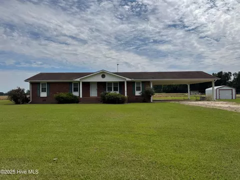 1705 Pope Rd, Clinton, NC 28328