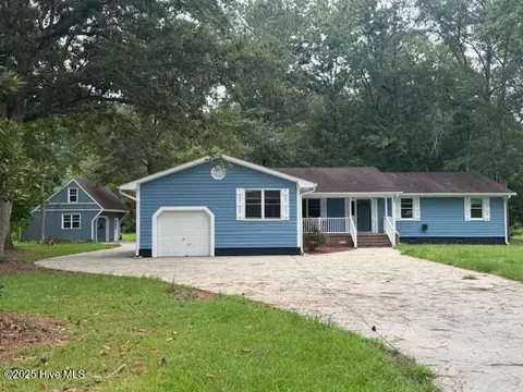 502 Stately Pines Rd, New Bern, NC 28560