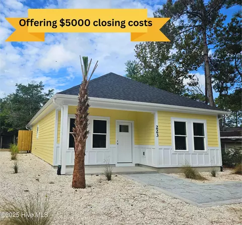 223 NE 75th St, Oak Island, NC 28465