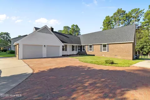519 Bloomfield Dr, Fayetteville, NC 28311