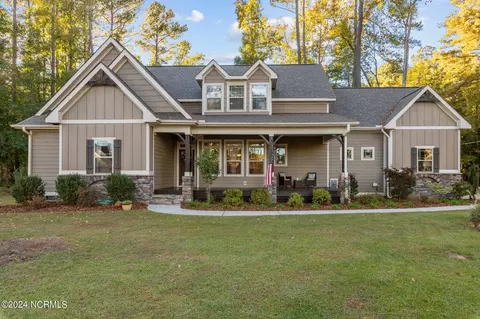 2 Thagard Ln, Whispering Pines, NC 28327