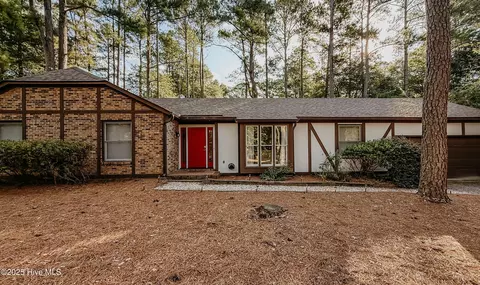 145 Westchester Cir, Pinehurst, NC 28374