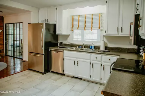 Kitchen - 145 Westchester Cir, Pinehurst, NC 28374 photo 4 of 4