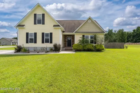 100 Kodiak Ct, Jacksonville, NC 28540