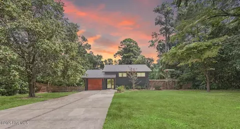 627 Jennings Dr, Wilmington, NC 28403