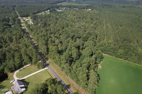 624 Dismal Rd, Hallsboro, NC 28442