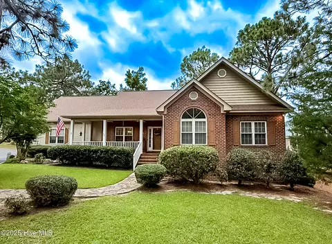 2 Troy Ct, Pinehurst, NC 28374