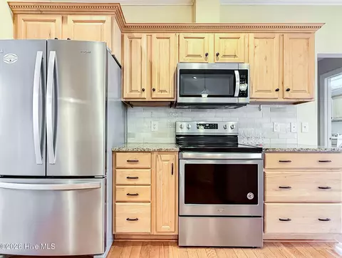 Kitchen - 2 Troy Ct, Pinehurst, NC 28374 photo 2 of 4