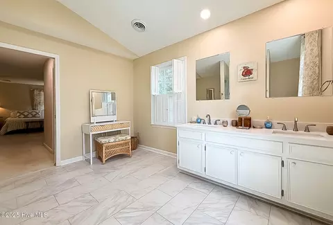 Bath - 140 Lost Tree Rd, Pinehurst, NC 28374 photo 10 of 11