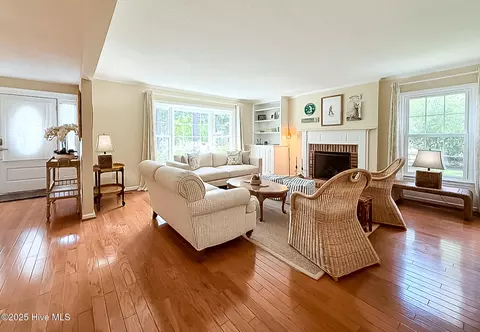 Living - 140 Lost Tree Rd, Pinehurst, NC 28374 photo 2 of 11